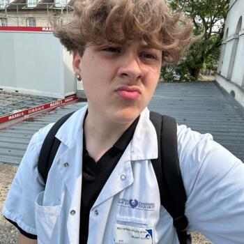 Baby-sitter in Vanves: Alexis