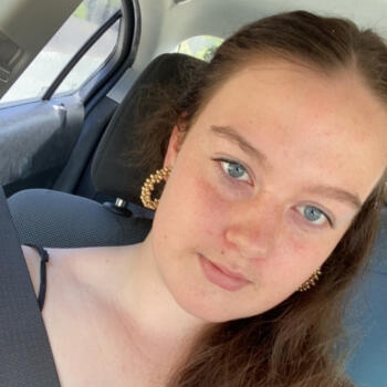 Babysitter Gold Coast: Hayley