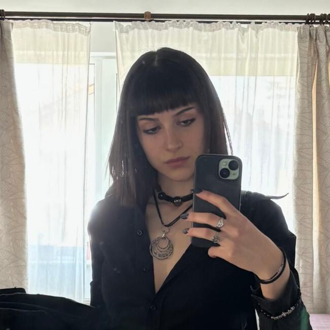 Babysitter in Reykjavik: Evelin