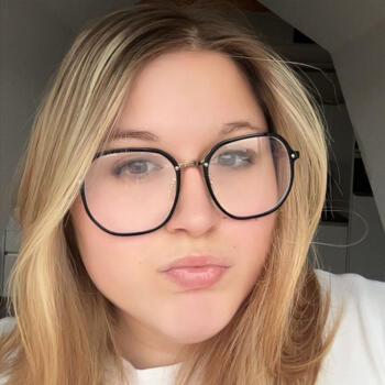 Babysitter in Torhout: Angie