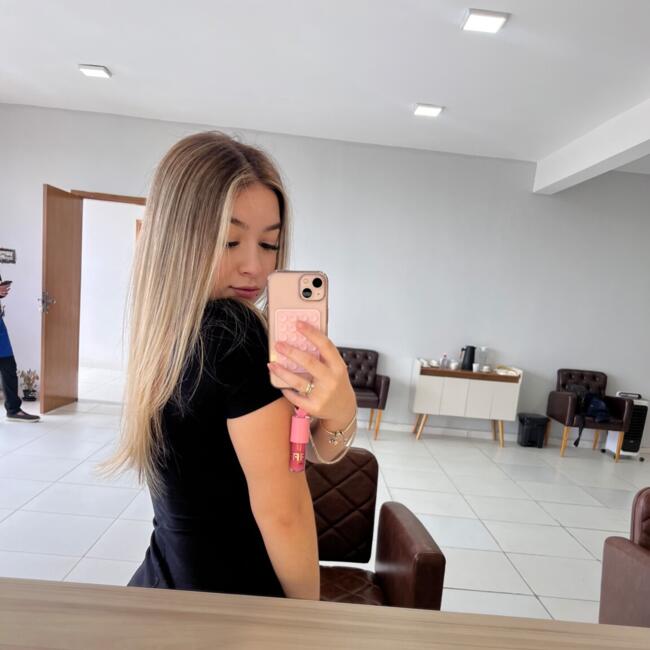 Babysitter in Fazenda Rio Grande: Maria