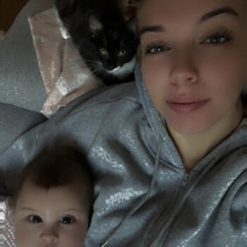 Babysitter in Agny: Laurine