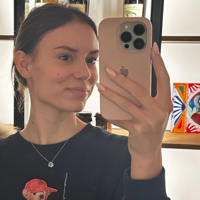 Babysitter in Gradež: Lana