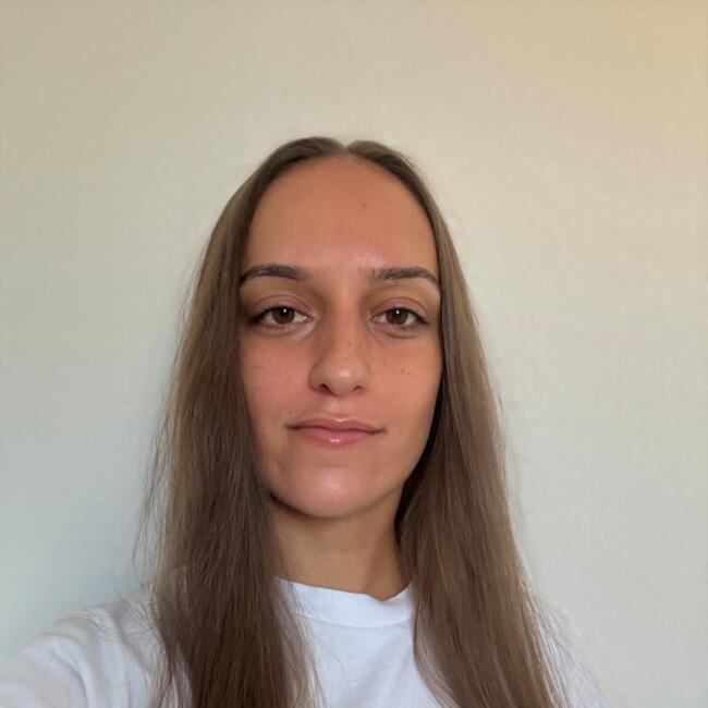 Babysitter in São Domingos de Rana: Débora