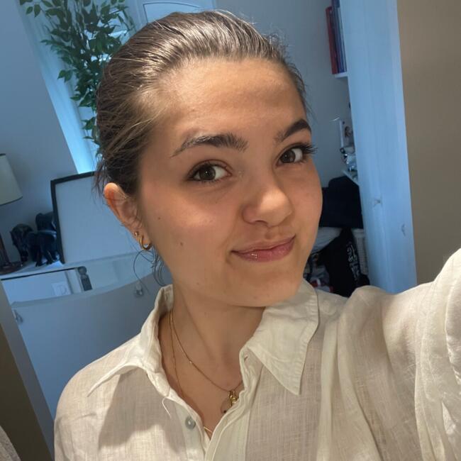 Babysitter in Saint-Herblain: Alix