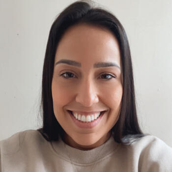 Babysitting job in Praia Grande: babysitting job Pamela