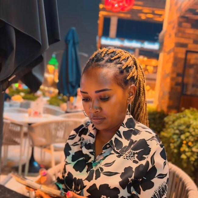 جليسة أطفال في الرياض: Caroline