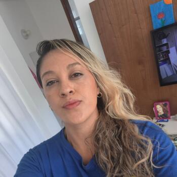 Babysitter Niterói: Amanda