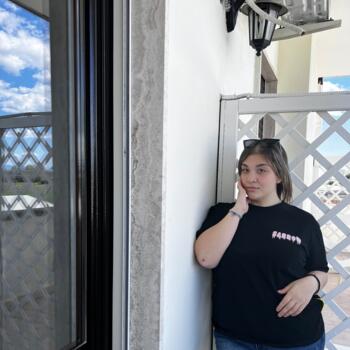 Babysitter Bari: Esther