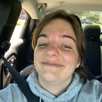 Babysitter in Henderson: Hayli