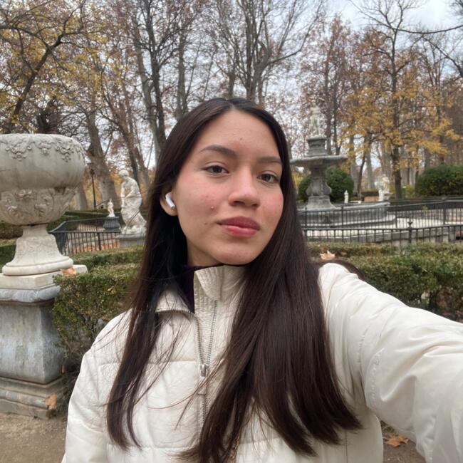 Niñera en Pozuelo de Alarcón: Anahi Arias