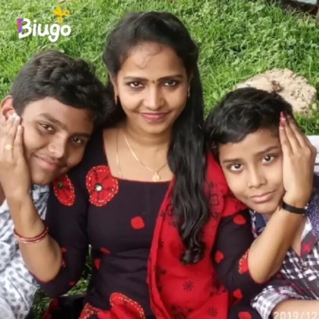 Rasapūdipalem में बेबीसिटर: Anusha
