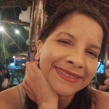 Babysitter Blumenau: Rose