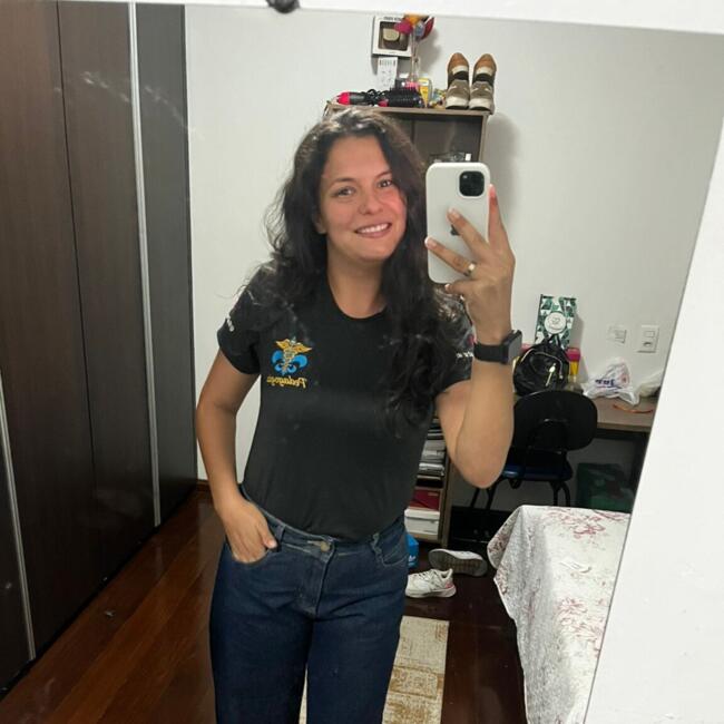 Babysitter in Pará de Minas: Livia