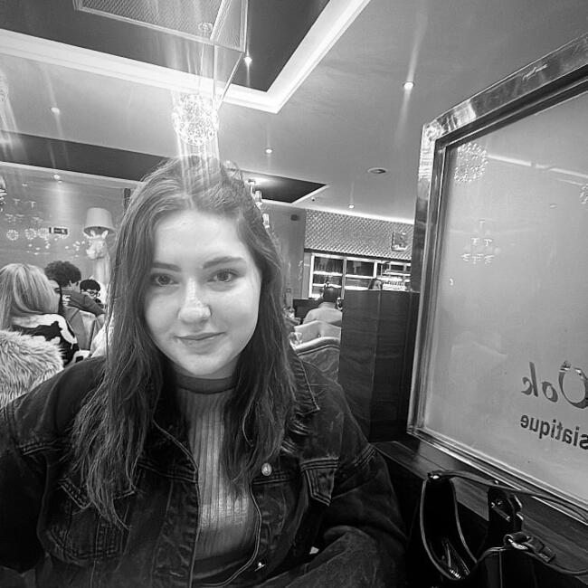 Babysitter in La Louvière: Victoria