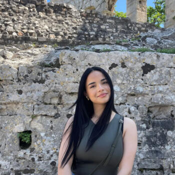 Babysitter in Schaarbeek: Yinan