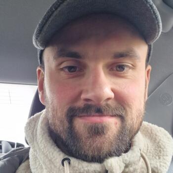 Barnvaktsjobb i Torslanda: barnvaktsjobb Yurii