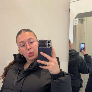 Babysitter in Le Havre: Lina