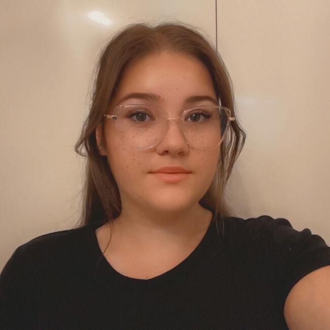 Varuška v Vojnik: Larisa