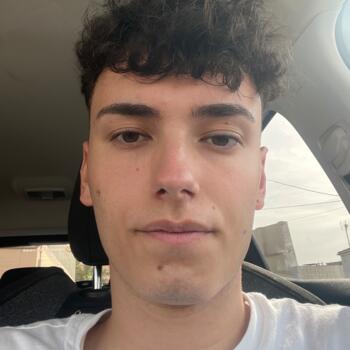 Canguro en Pilar de la Horadada: Pedro