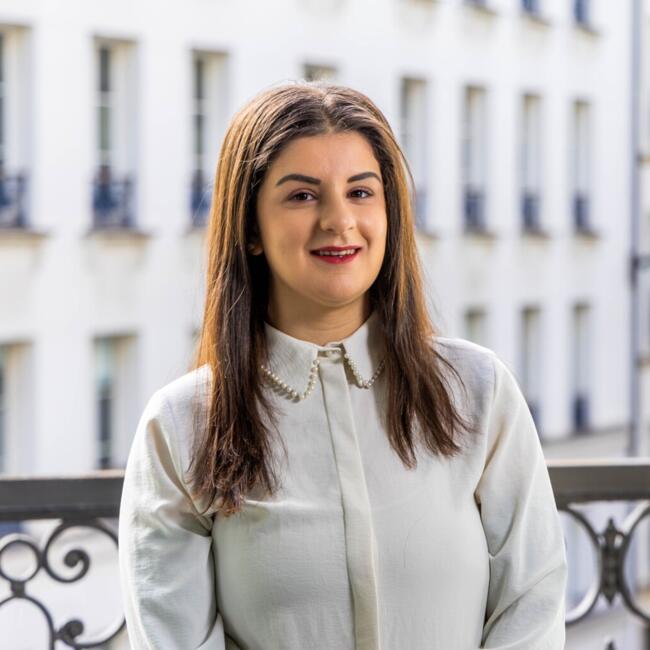 Babysitter in Saint-Denis: Assia