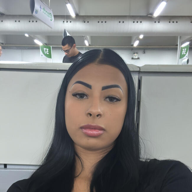 Babysitter in Brussels: Camily Perovano