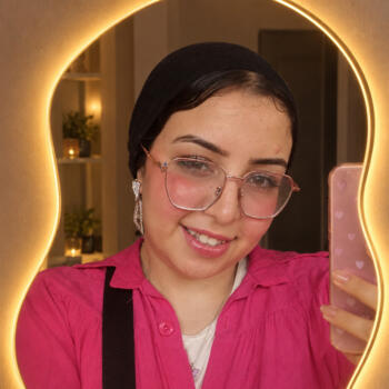 Babysitter Giza: Menna