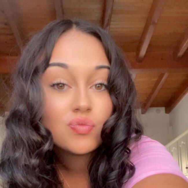 Babysitter in Le Chambon-Feugerolles: Stecy