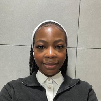 Babysitter Cheltenham: Tee