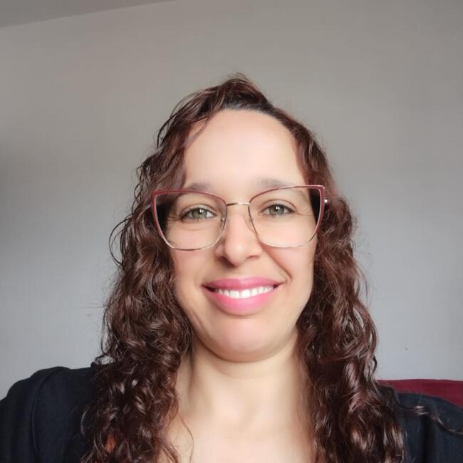 Babysitter in Seixal: Claudia