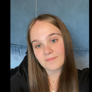 Babysitter in Froidchapelle: Louise