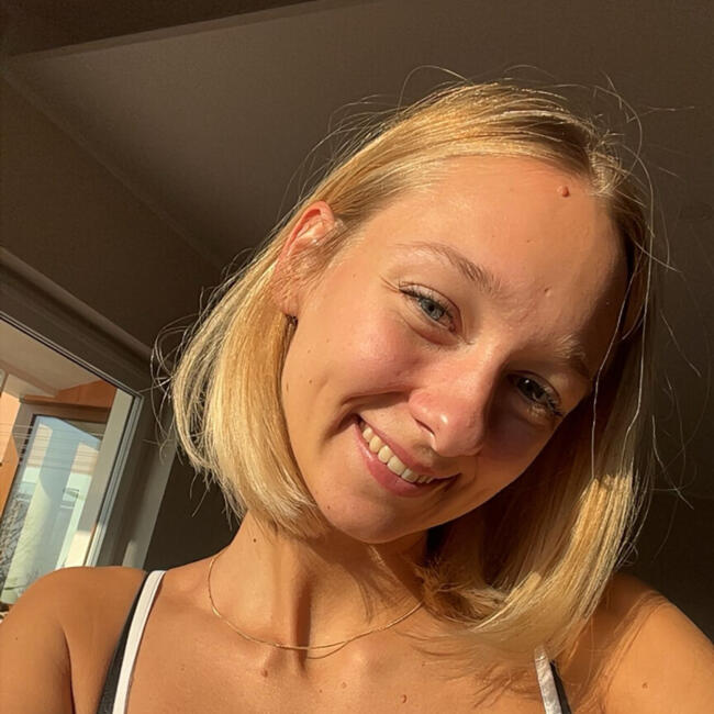 Babysitter in Trnovo: Eva