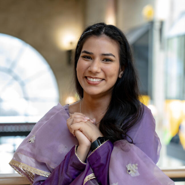 Baby-sitter in Winnipeg: Navjot