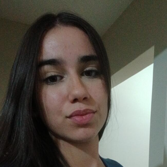 Babysitter in Maia: Vanessa