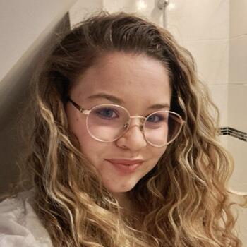 Babysitter in Marolles-les-Braults: Louanne