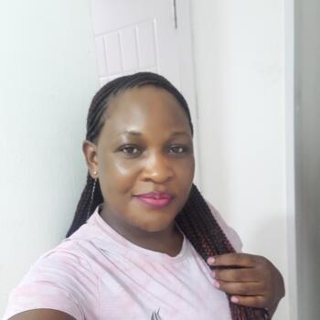Babysitter in Dubai: Nasunje