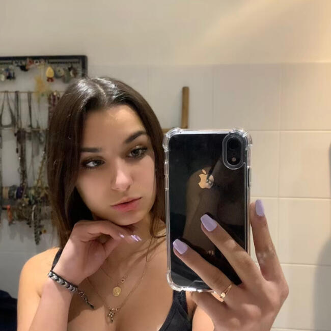 Babysitter in Brive-la-Gaillarde: Lali