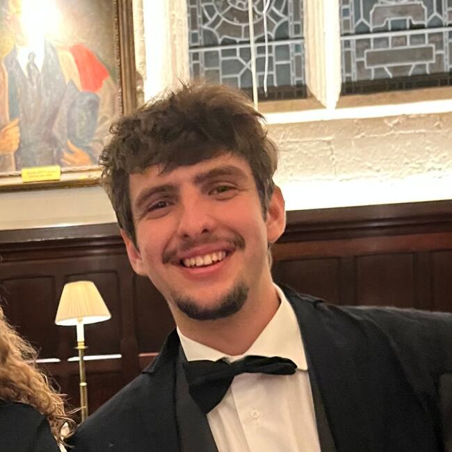 Babysitter in Matosinhos Municipality: José Maria