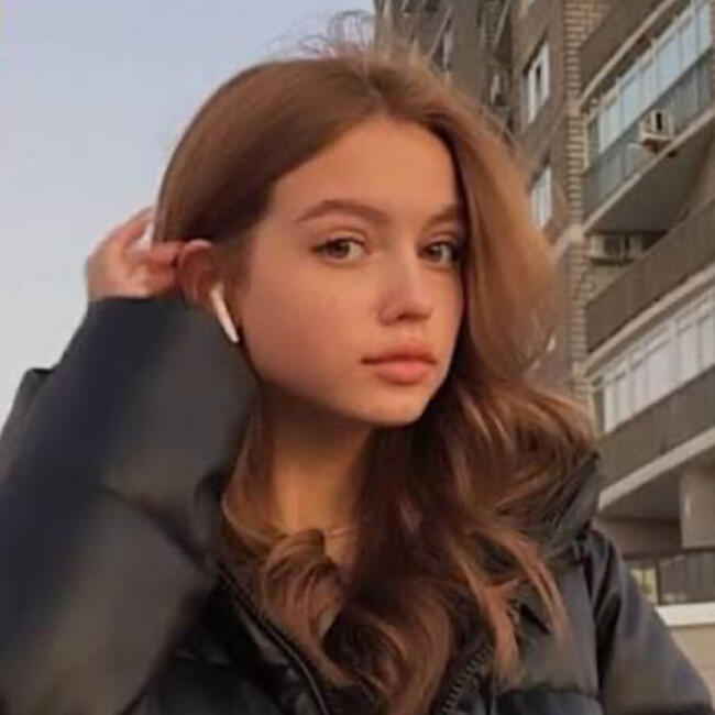 Babysitter in Kalamaria: Xristina