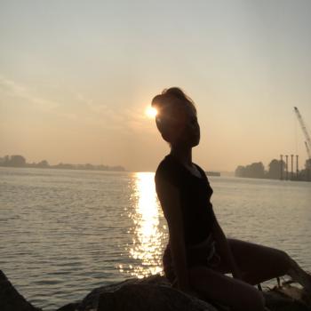 Baby-sitter Surrey: Dovea