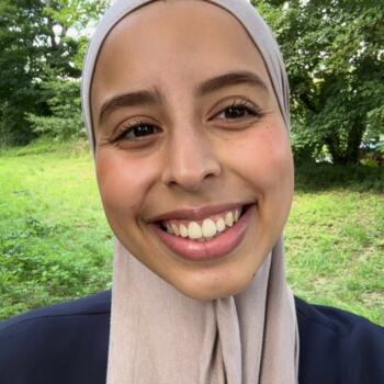 Babysitter in Paris: Nedhal Luna