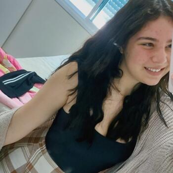 Babysitter in Pouso Alegre: Leticia