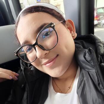 Canguro en Mengibar: Karol andrea