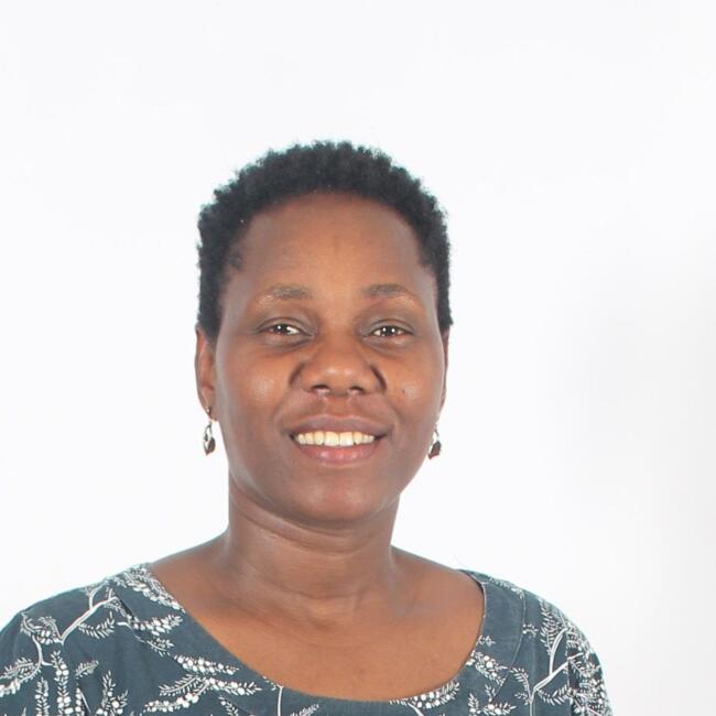 جليسة أطفال في دبي: Sikhangezile