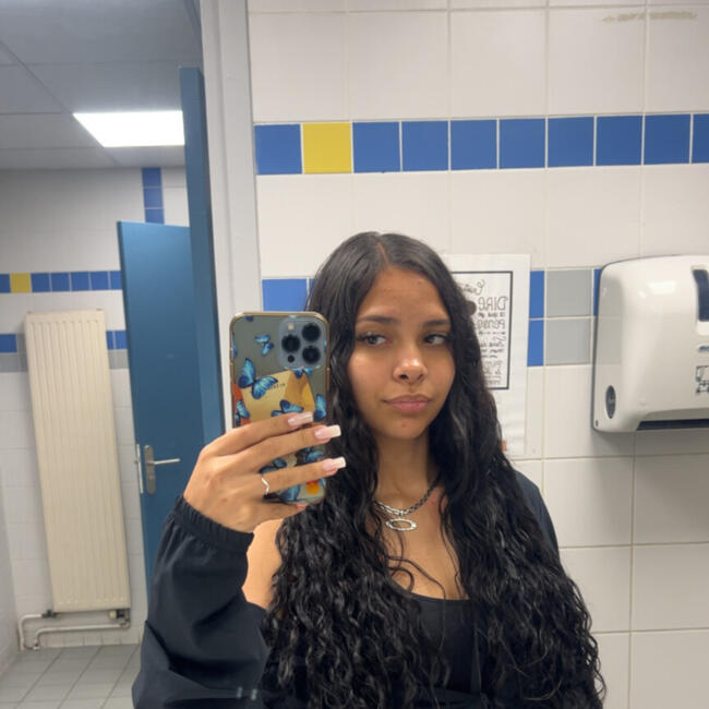 Babysitter in Bois-Colombes: Deborah