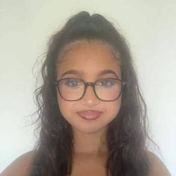 Babysitter in Sathonay-Camp: Kenza
