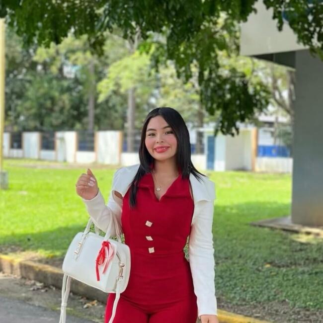 Niñera en David: Milena