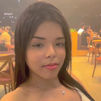 Babysitter in Luis Eduardo Magalhães: Nicole