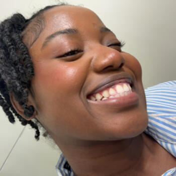 Baby-sitter in Châteauguay: Amy