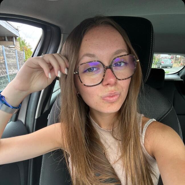 Babysitter in Beuvry-la-Forêt: Abigaelle